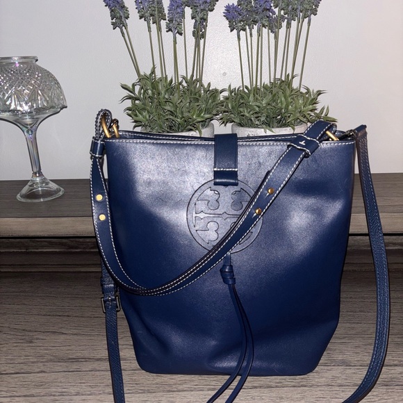 Tory Burch Navy Leather Bag - Picture 2 of 10